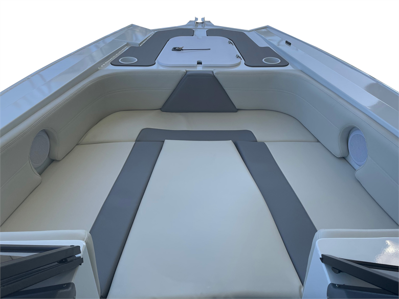 quintrex freestyler spacious white boat | comfort bundle